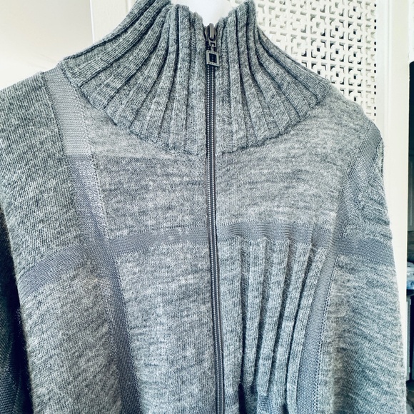 Sarah Pacini Cropped Cardigan - Picture 1 of 4